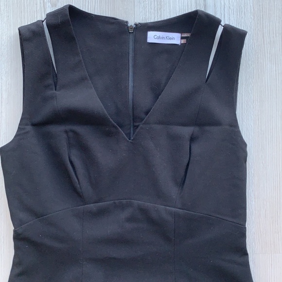 Calvin Klein - Picture 2 of 6